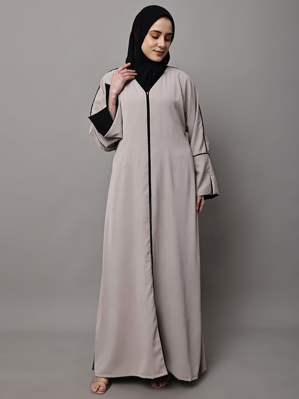 Sandstone Noir Abaya