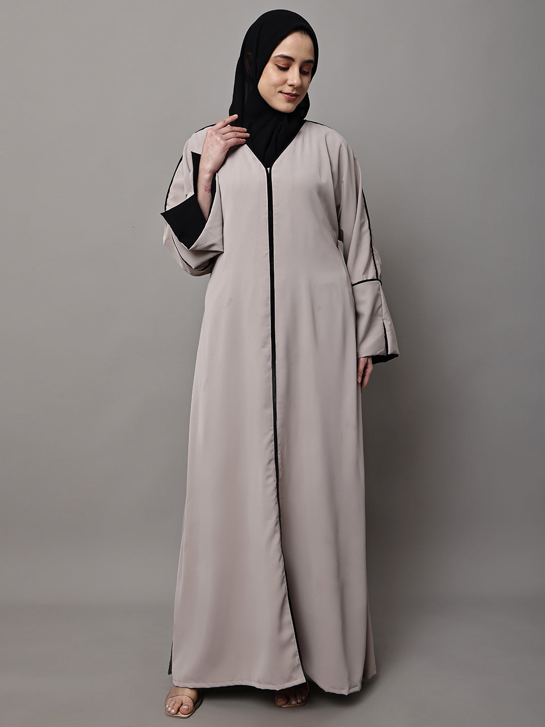 Sandstone Noir Abaya