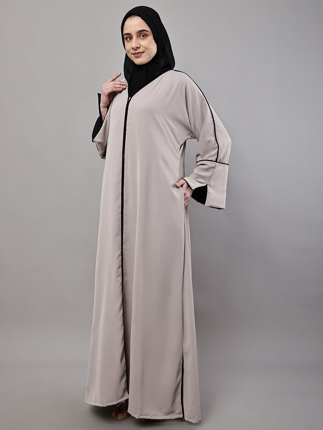 Sandstone Noir Abaya