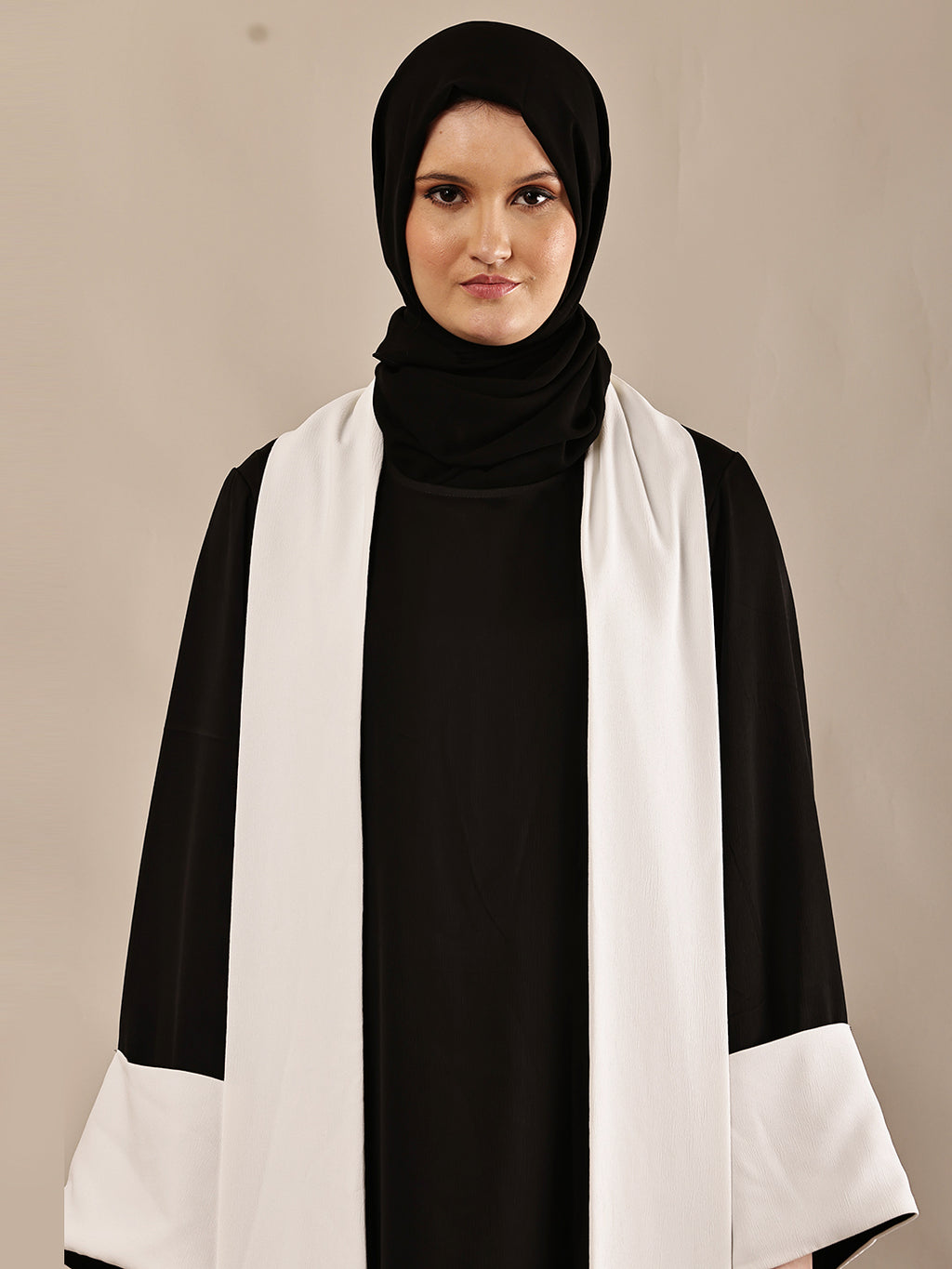Monarque Abaya