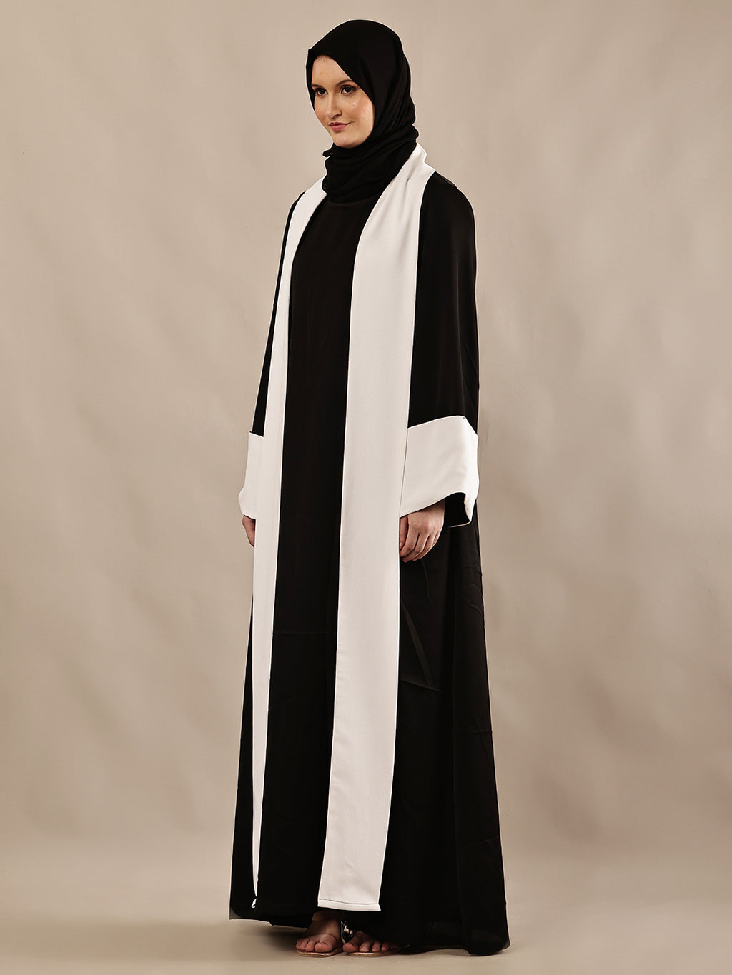 Monarque Abaya