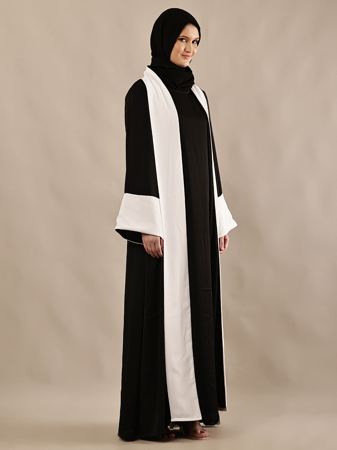 Monarque Abaya