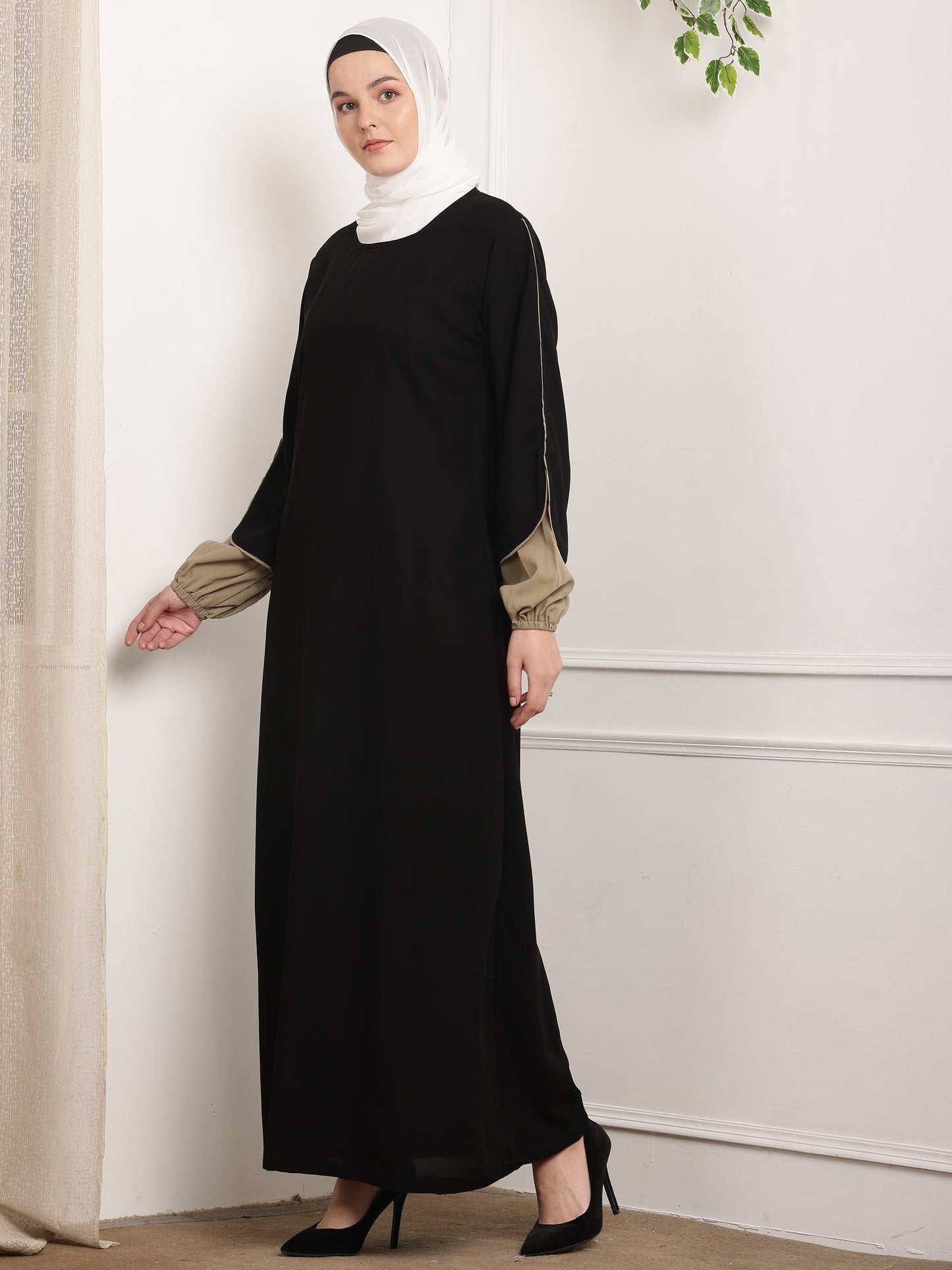 Dual-Tone Sophistication Abaya