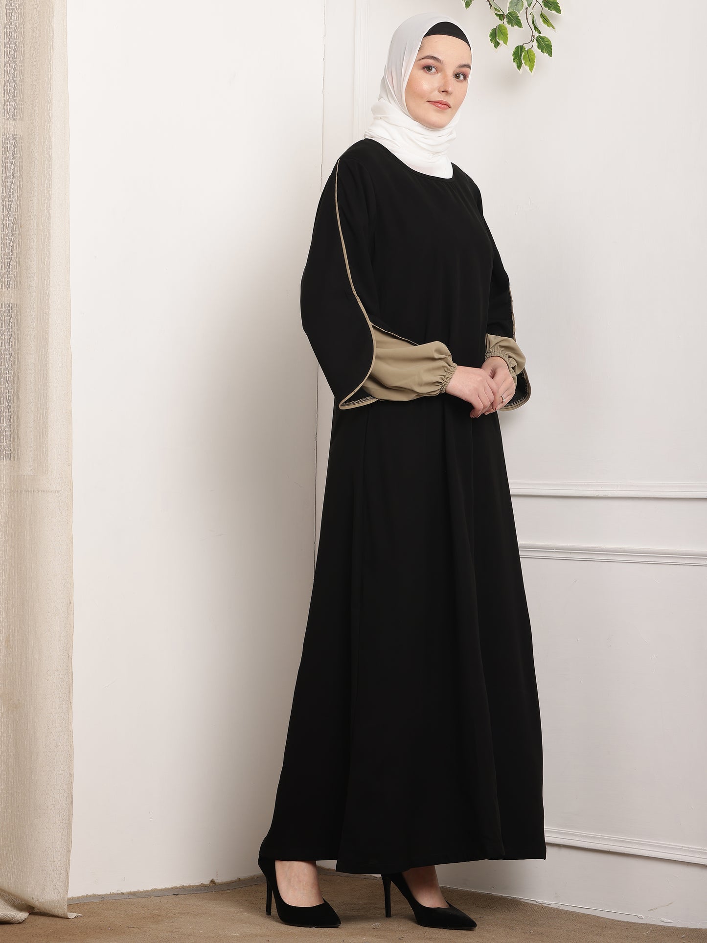 Dual-Tone Sophistication Abaya