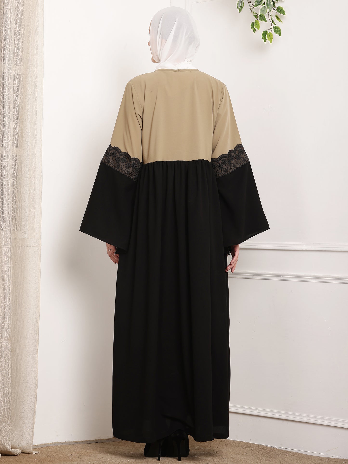 Veloura Noir Abaya