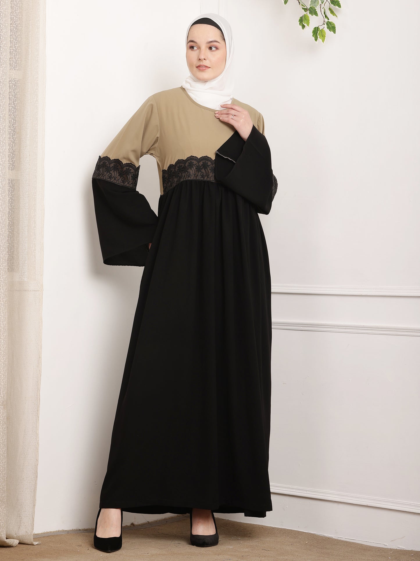 Veloura Noir Abaya