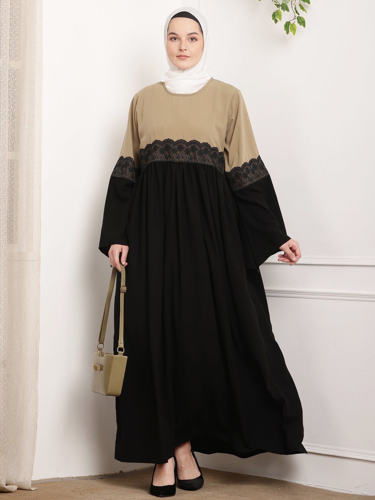 Veloura Noir Abaya