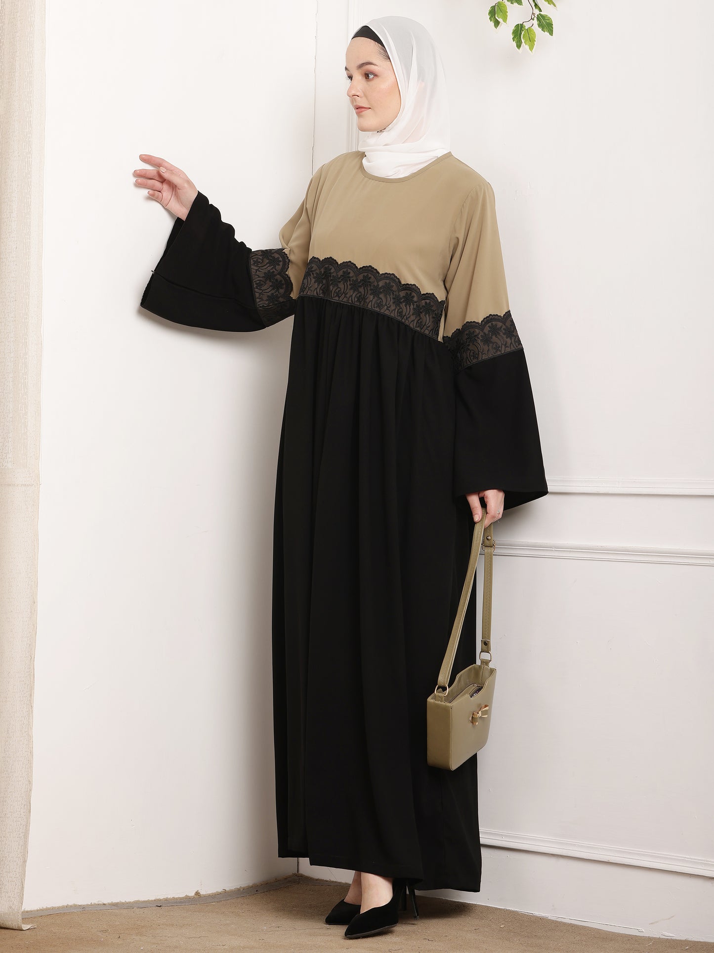 Veloura Noir Abaya