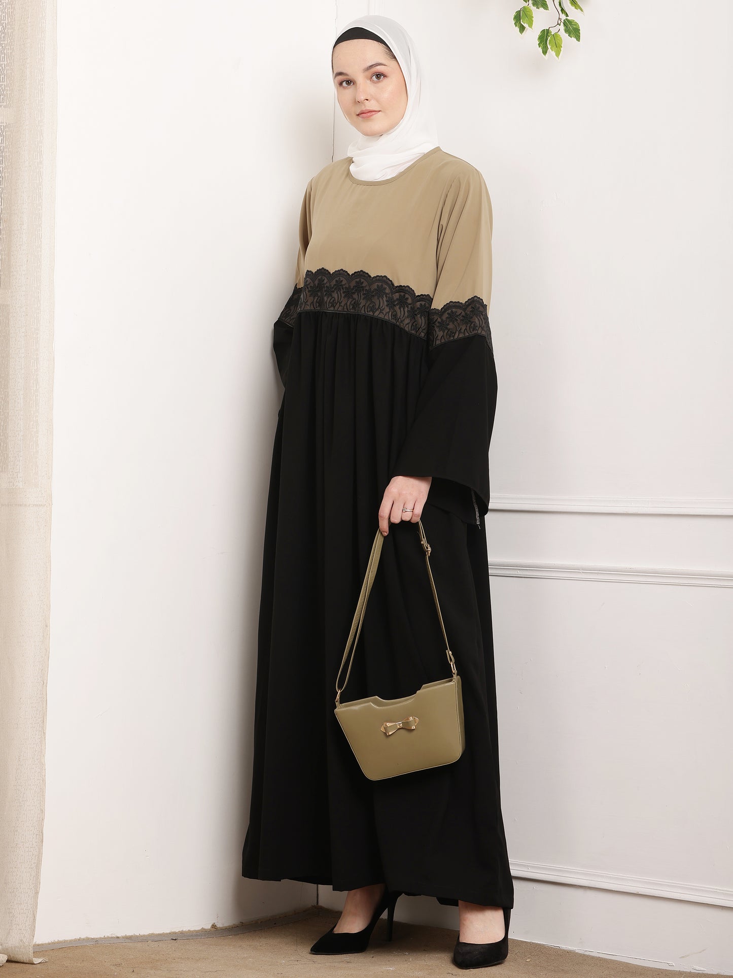 Veloura Noir Abaya