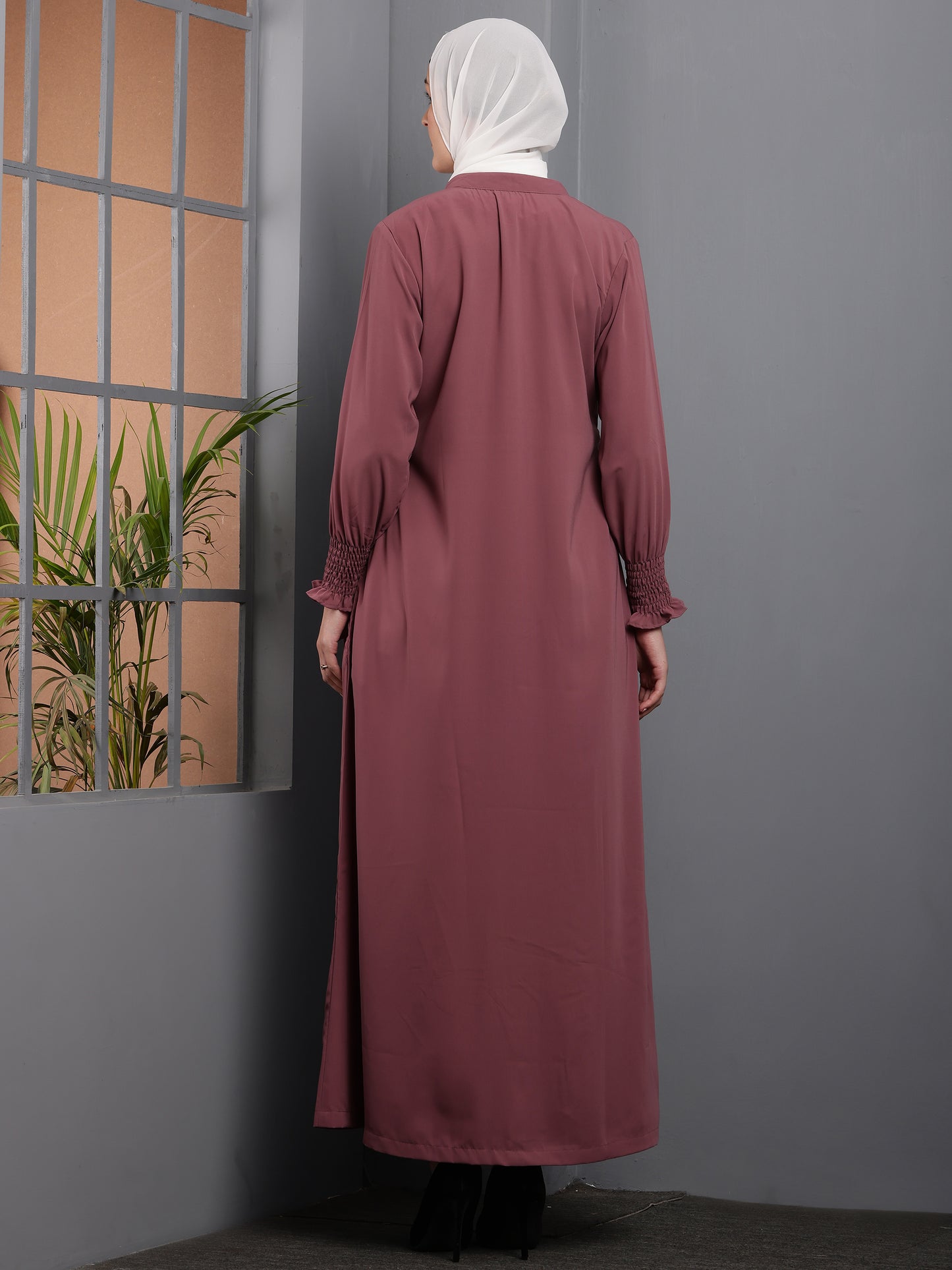 Rosé Allure Abaya