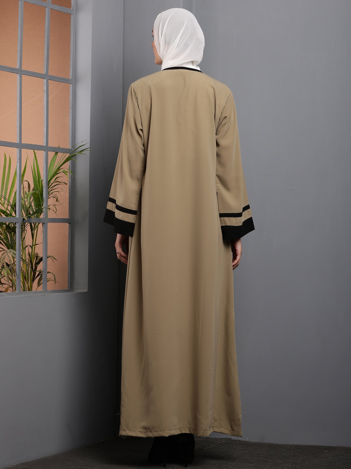 Alvira Contrast Trim Abaya