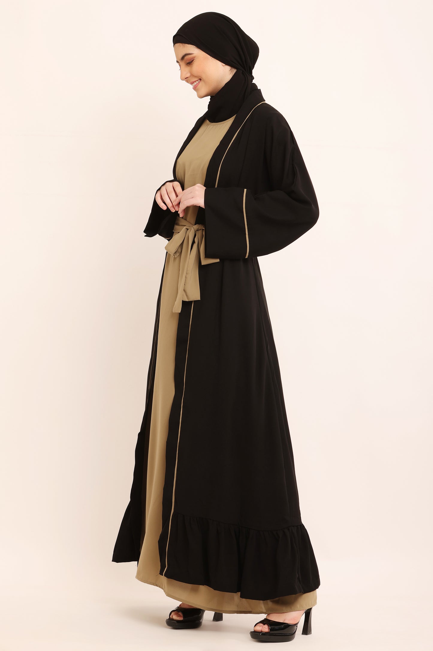 Black-Beige Grace Abaya